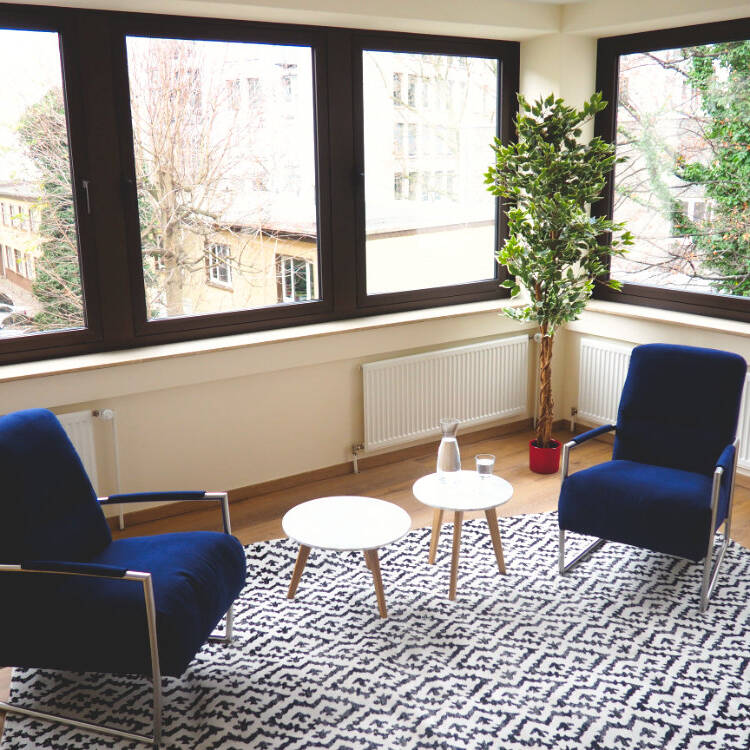 Foto Behandlungszimmer der Praxis 360 Grad Psychotherapie in Frankfurt am Main.