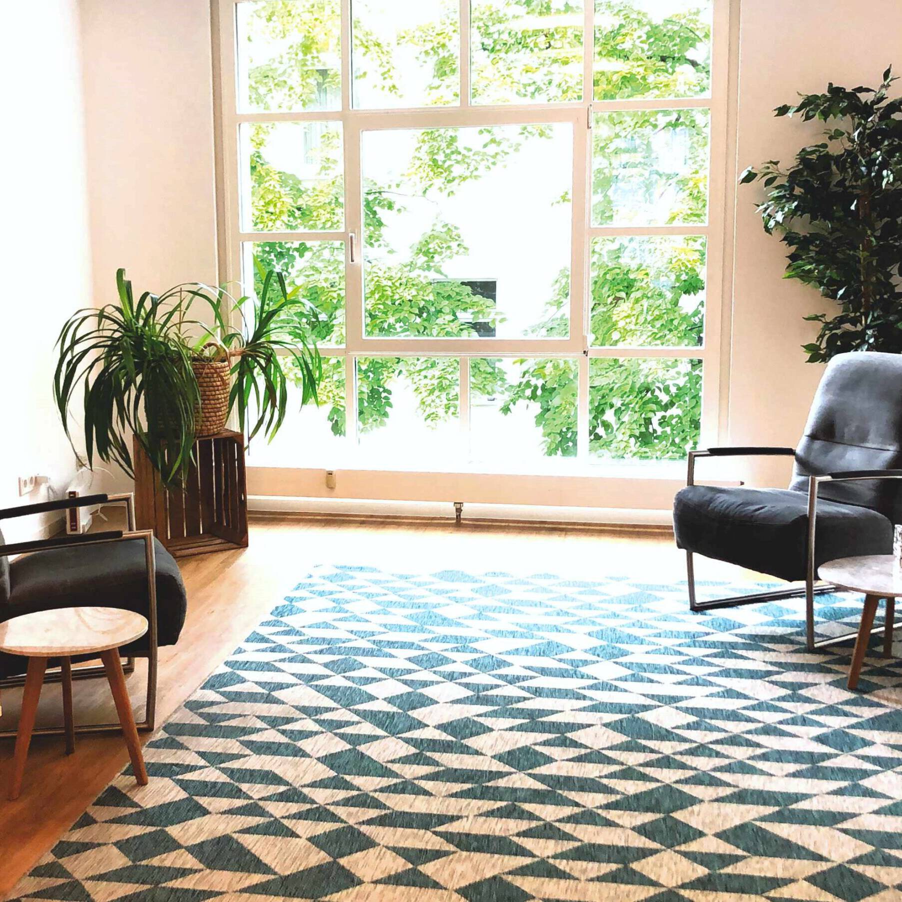 Foto Behandlungszimmer der Praxis 360 Grad Psychotherapie in Berlin Neukölln in der Juliusstraße.